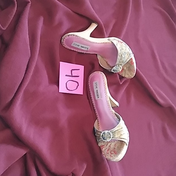 Heels - Picture 4 of 4